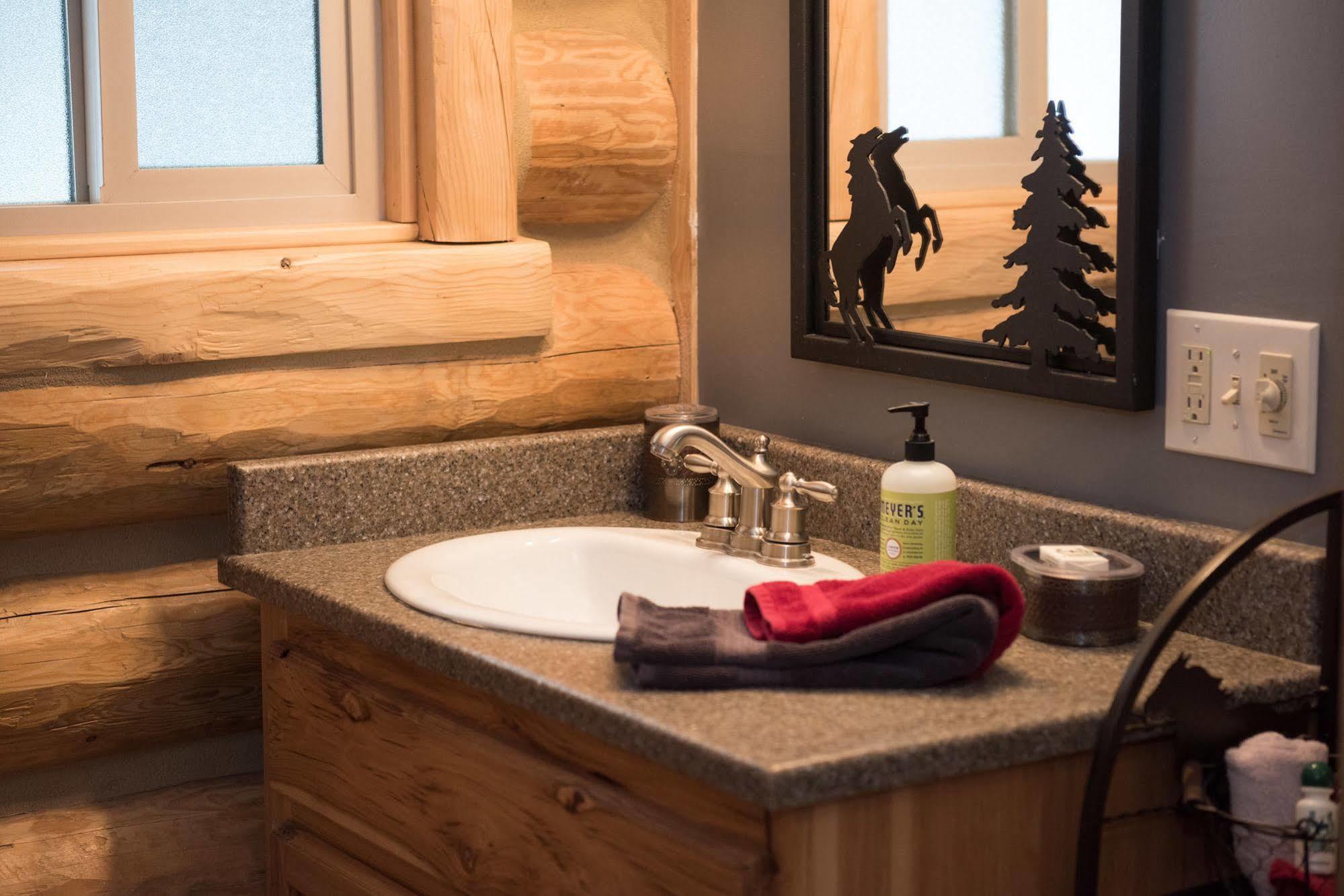 Western Pleasure Guest Ranch Sandpoint Exterior foto
